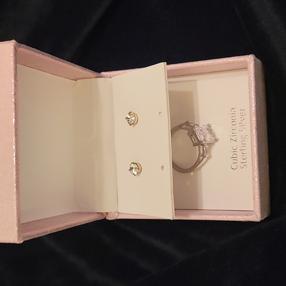 Zirconia Studs with Bonus Ring - Picture 15 of 17